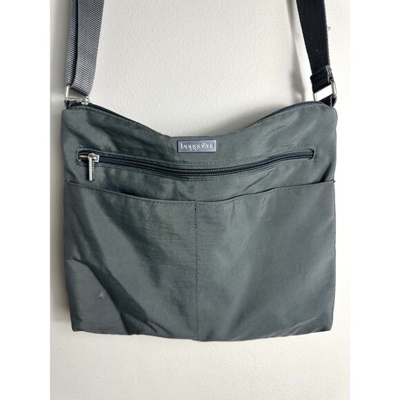 Baggallini Gray‎ Crossbody Purse - Picture 1 of 11